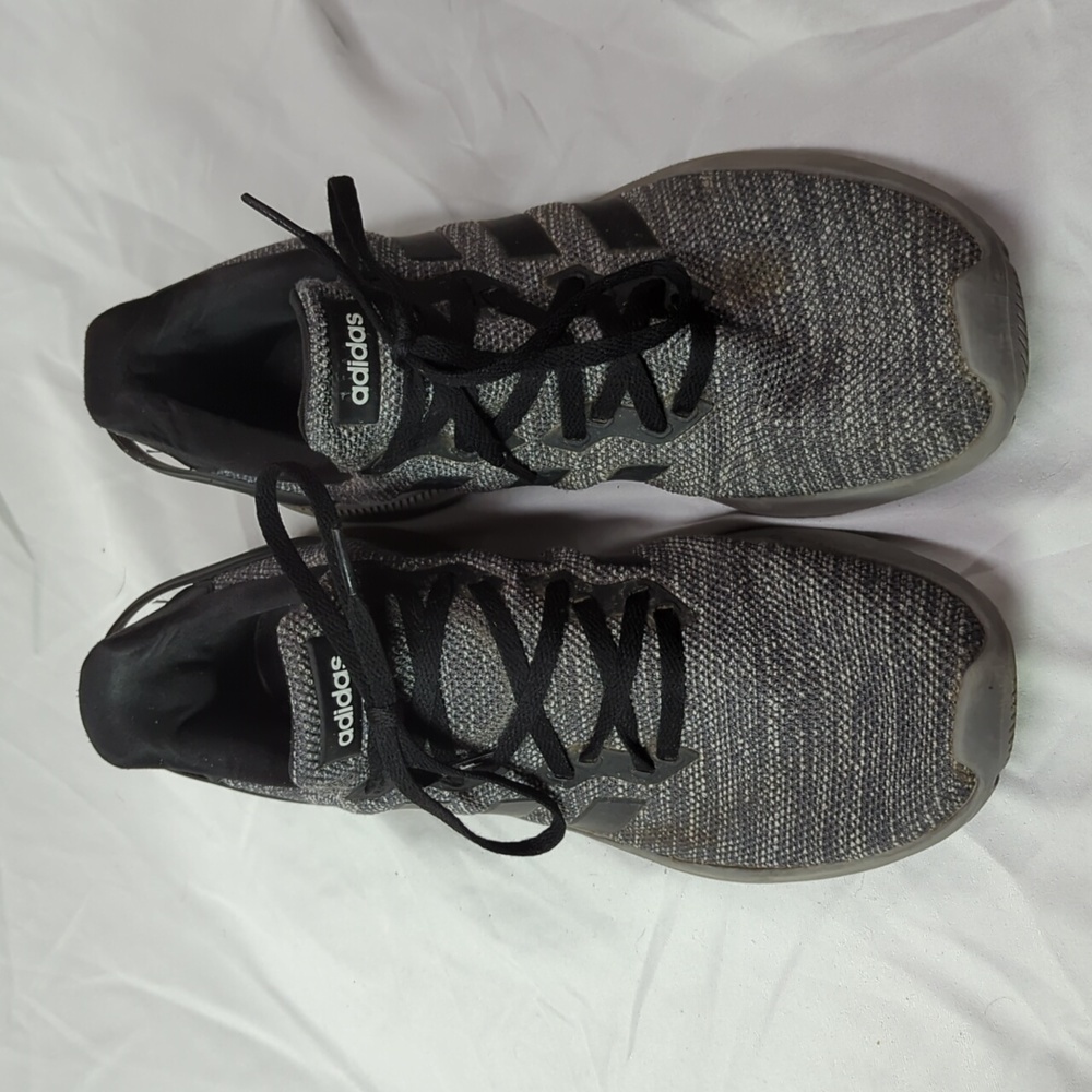Adidas Sz 10.5 Men's Shoes with Gray and Black